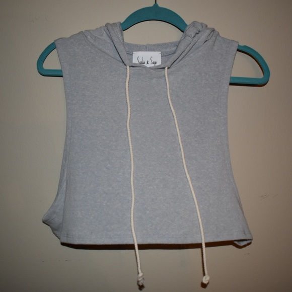 Sadie & Sage Tops - Sadie & Sage crop top workout hoodie - NWT